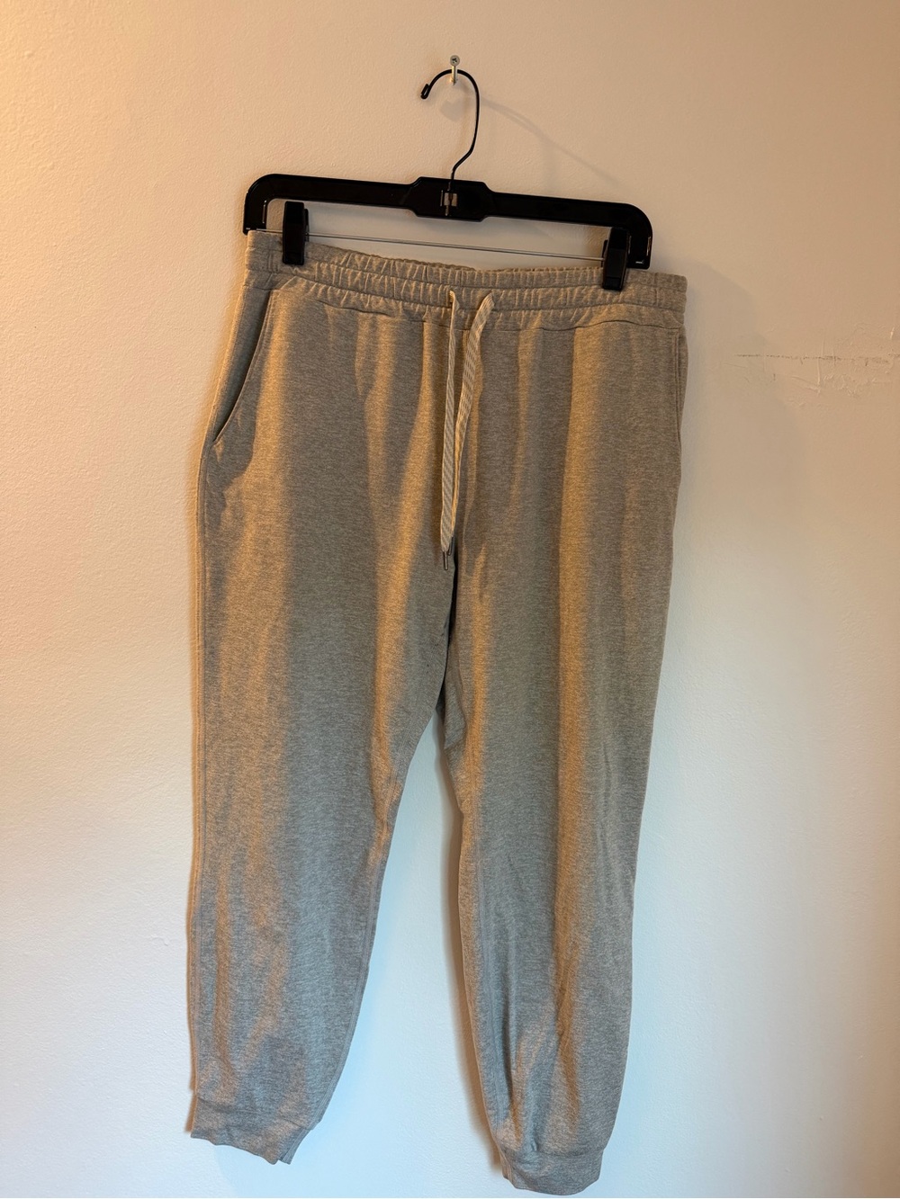 Vuori Light Gray Women's Drawstring Joggers